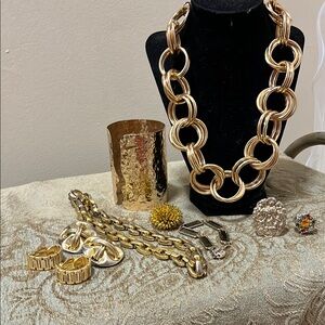 Elegant Gold Jewelry lot every thing Gold